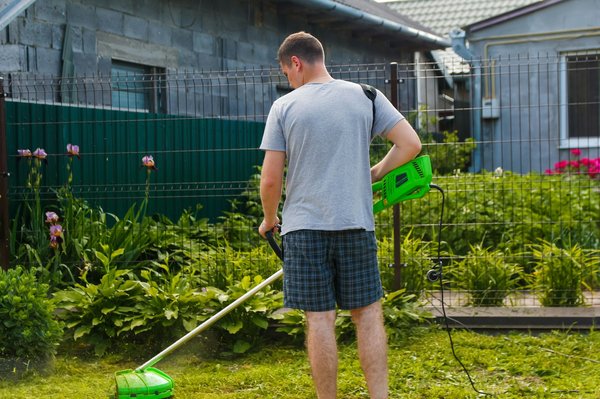 Optimisez votre jardin avec la tête de débroussailleuse idéale