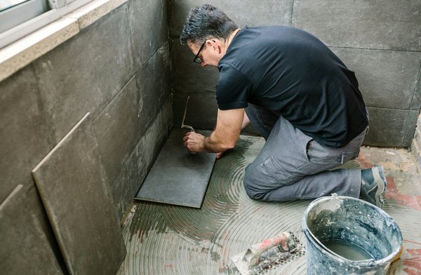 Artisan carreleur : transformez votre espace avec expertise