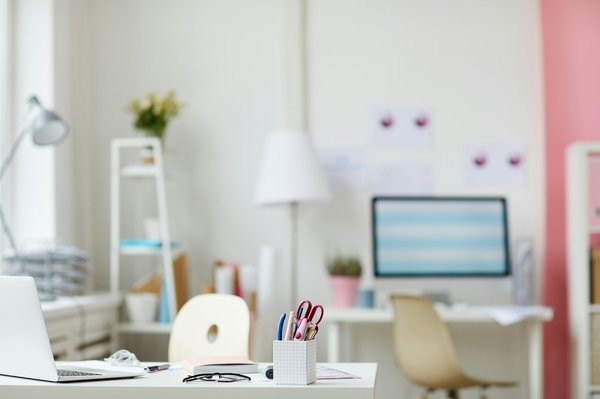 Marqueurs vernis : l'outil indispensable pour un bureau stylé